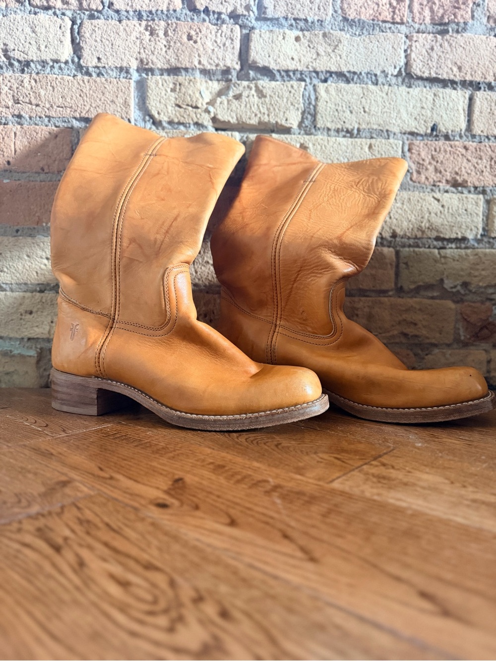 Frye men’s campus boots in banana - size 12